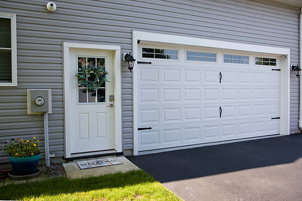 24/7 Emergency Garage Door Installation experts in Dulles Town Center, VA